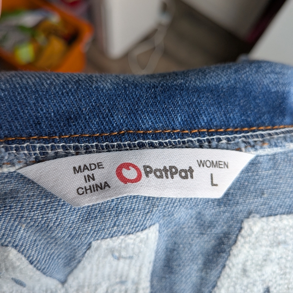 PatPat "MAMA" Distressed Denim Jacket - Women's Large - Excellent Condition - Picture 7 of 10